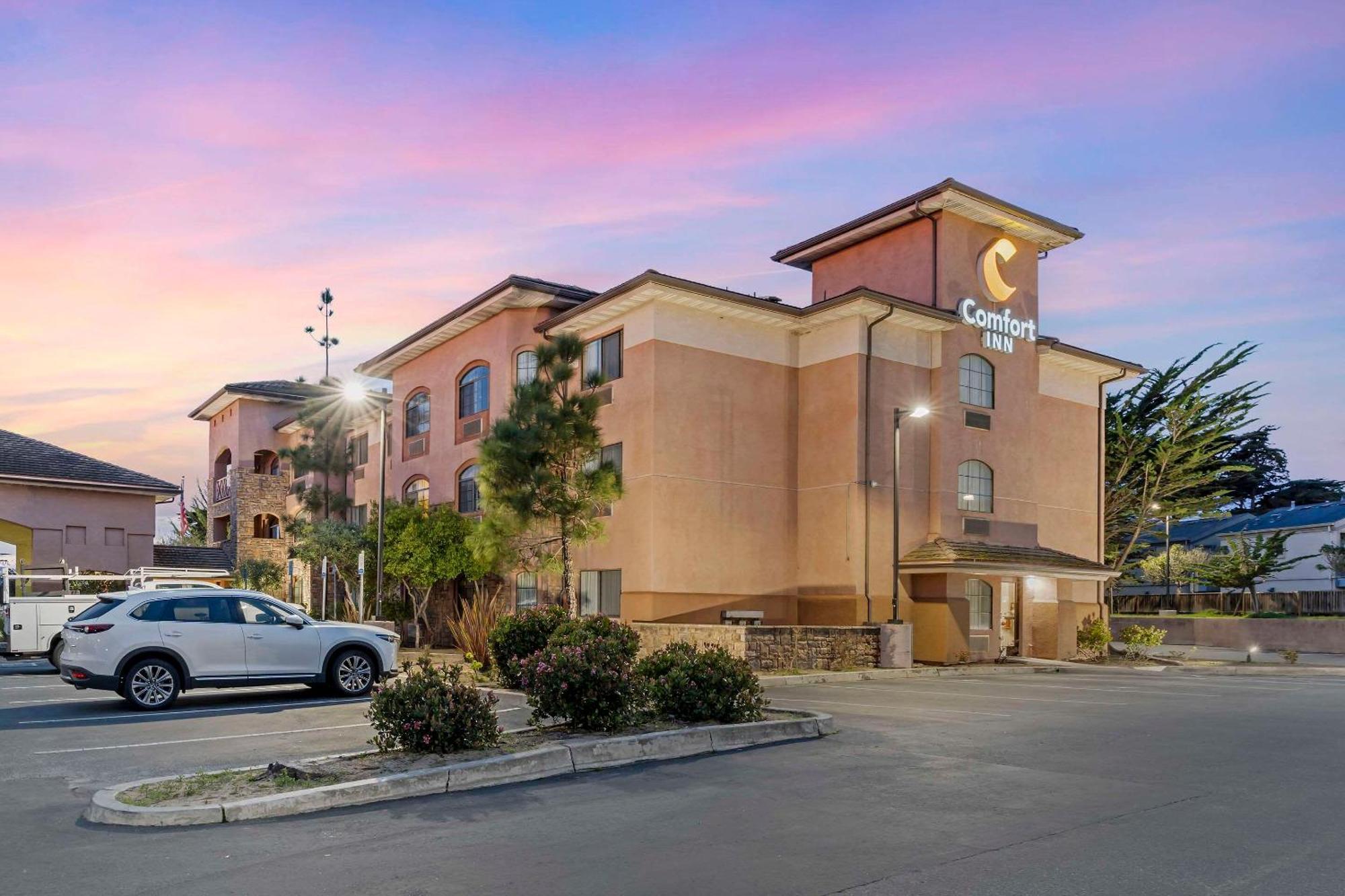 Comfort Inn Marina On The Monterey Bay Экстерьер фото